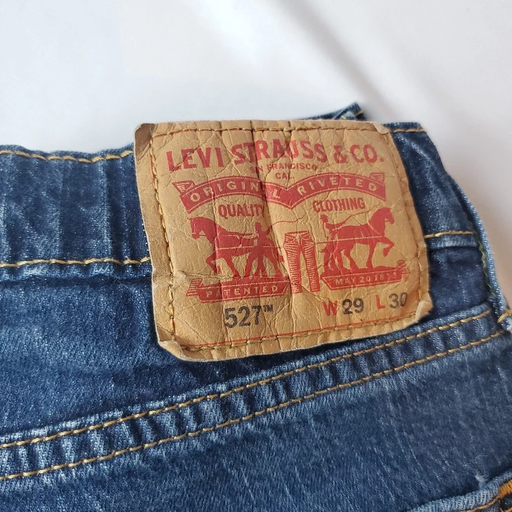 Levis minimal wear